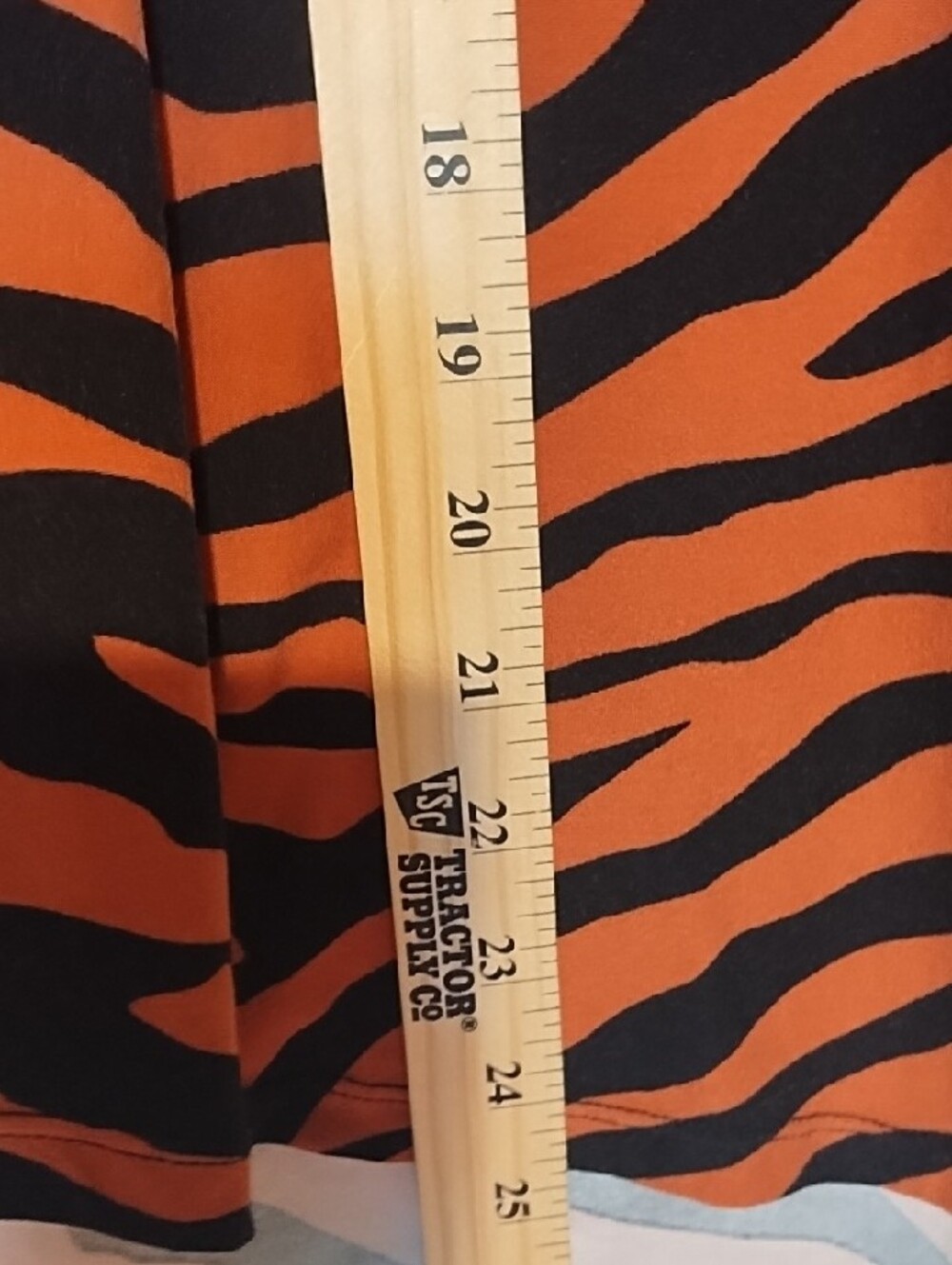 Rust Zebra-Stripe Long Sleeve Tunic with Shoulder Buttons Large EUC. - Picture 6 of 10